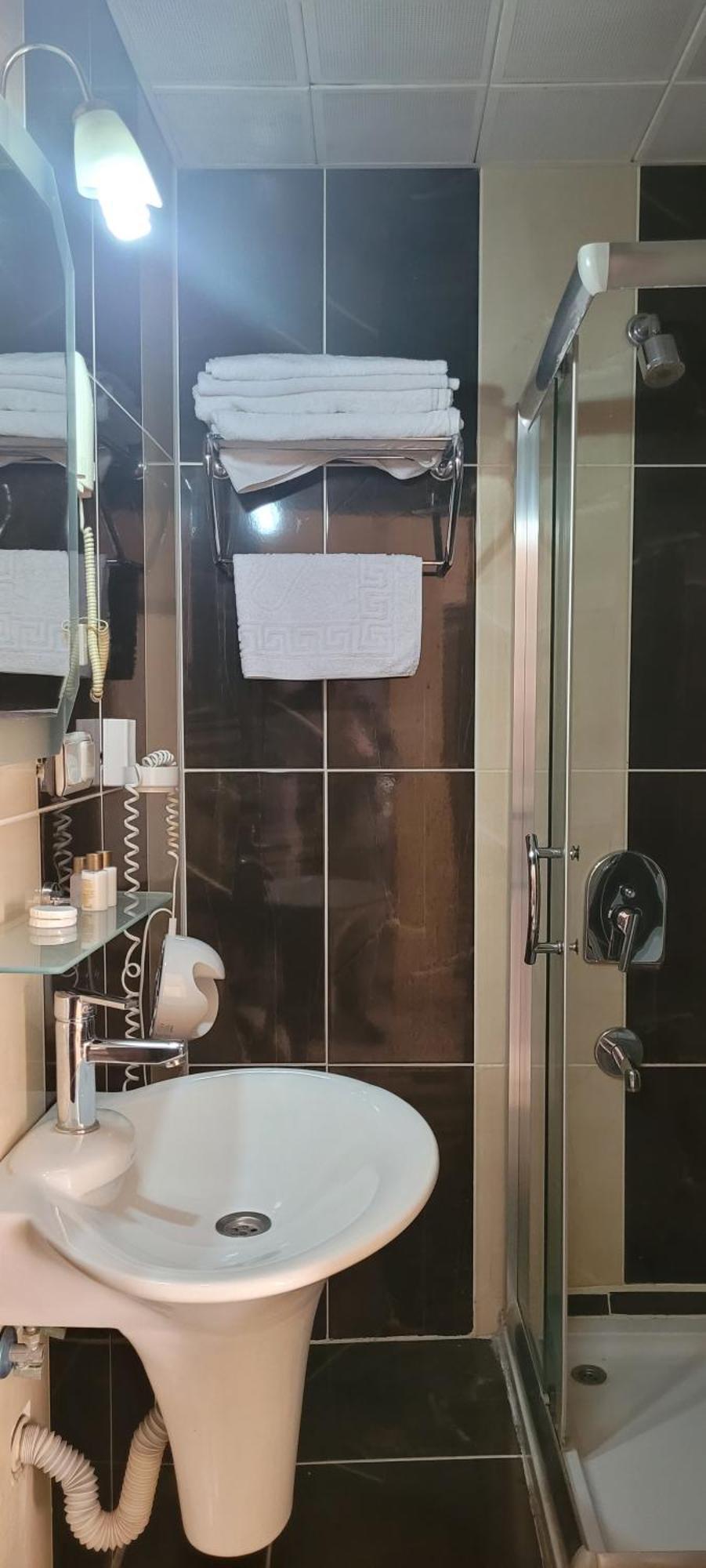 Guengoeren Hotel Карс Екстер'єр фото